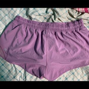 Lululemon hotty hot shorts 2.5”